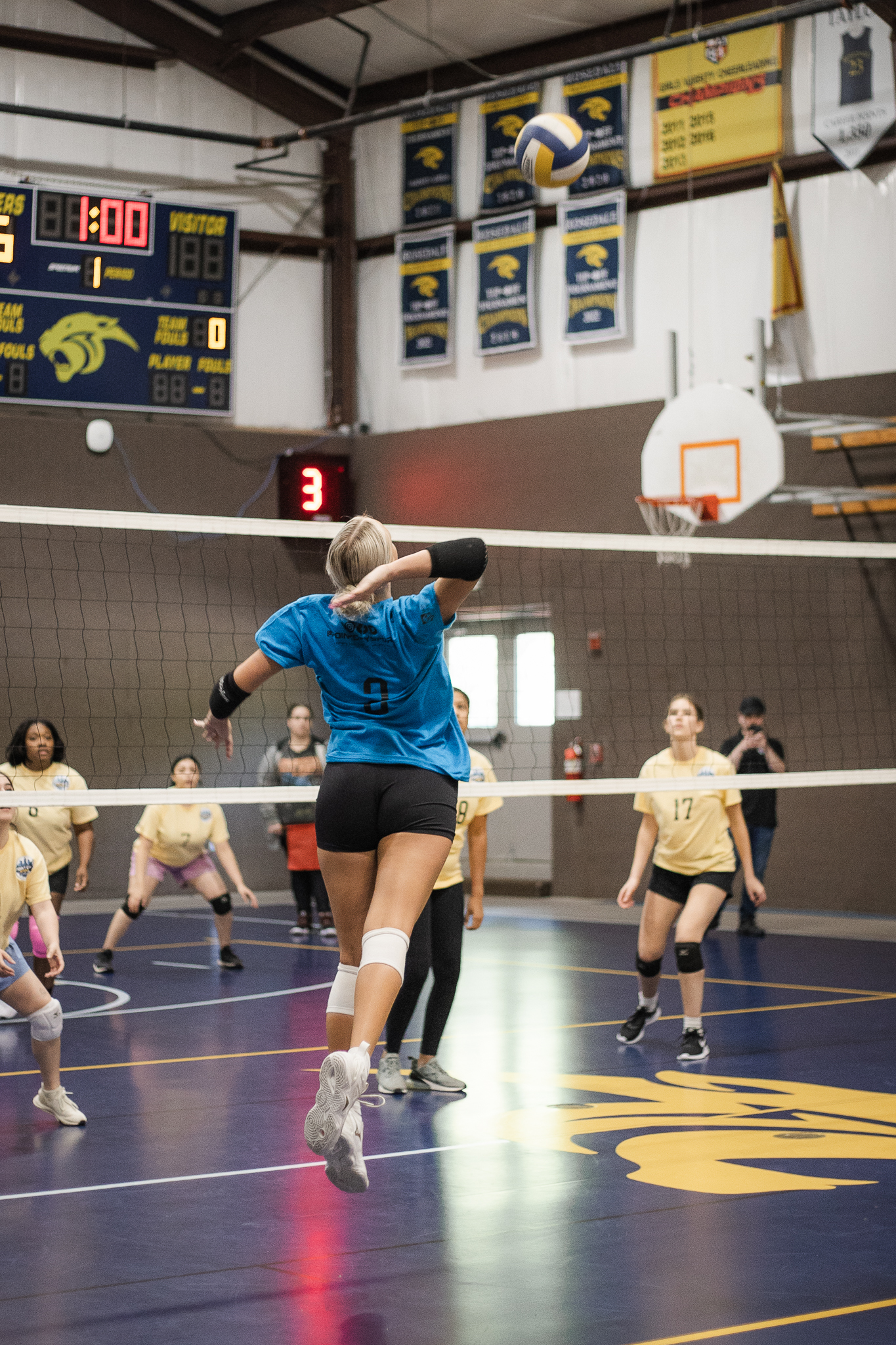 PAST ACTION_Volleyball_01